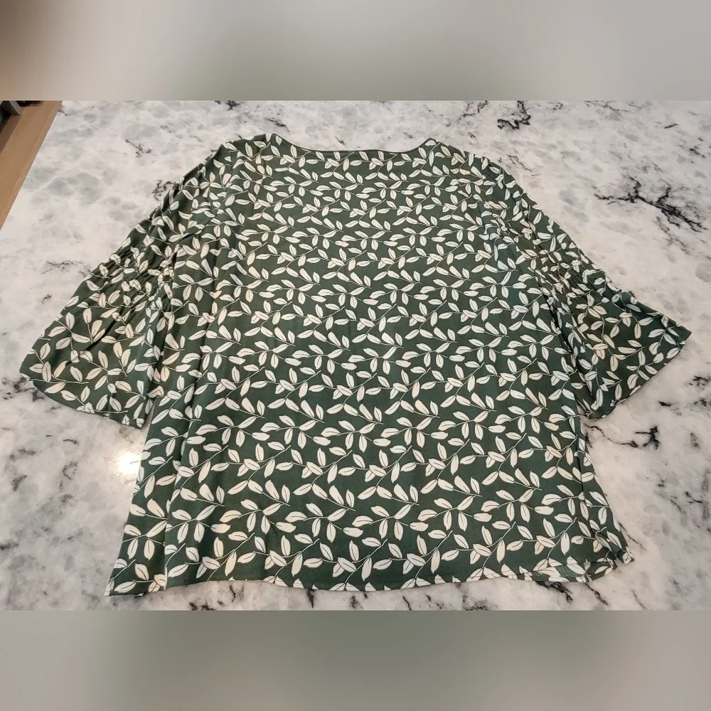 Lafayette 148 Women's L Shirt Top Green White Bell Sleeve - Picture 2 of 4